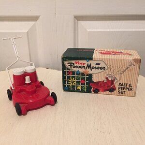 VTG Tiny Power Mower Miniature Salt & Pepper Set w/Original Box Moving Shakers